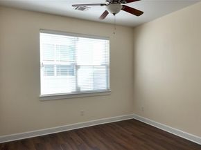 902 W 20th Street B, Houston TX 77008