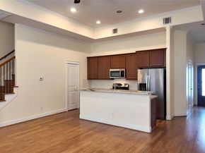 902 W 20th Street B, Houston TX 77008