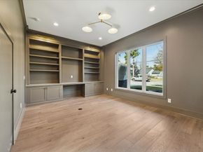 1243 Candlelight Lane, Houston TX 77018