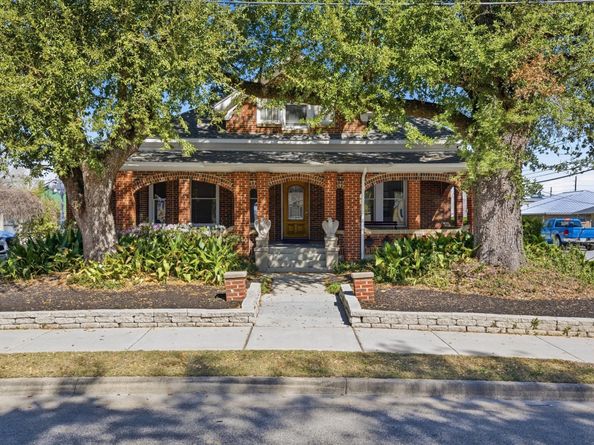 717 E 1st Street, Humble TX 77338