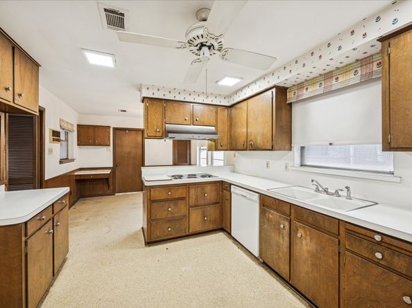 5751 Jason Street, Houston TX 77096