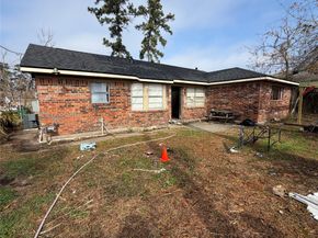 919 Grand Oaks Drive, Houston TX 77015