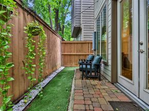 1002 Shepherd Oaks Drive, Houston TX 77018