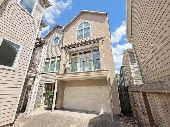 5210 Petty Street C, Houston TX 77007