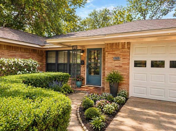 2211 Hialeah Drive, Houston TX 77018