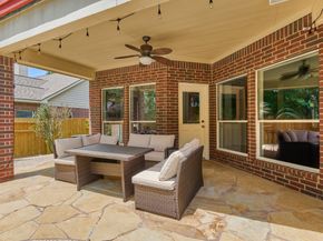 11 N French Oaks Circle, The Woodlands TX 77382