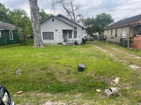1511 Weiss Street, Houston TX 77009