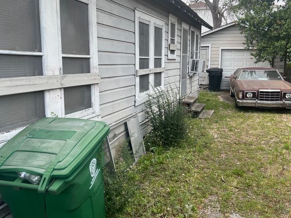 1511 Weiss Street, Houston TX 77009