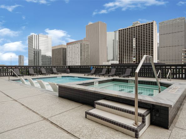 2016 Main Street 1707, Houston TX 77002