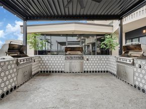 2016 Main Street 1707, Houston TX 77002