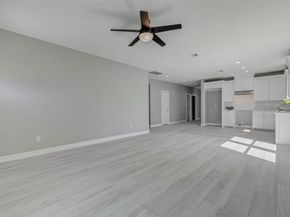 6705 Roanoke St, Houston TX 77028