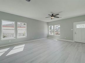 6705 Roanoke St, Houston TX 77028