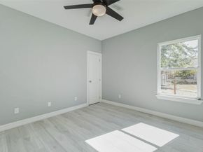 6705 Roanoke St, Houston TX 77028