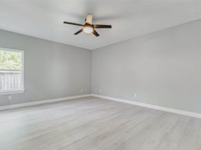 6705 Roanoke St, Houston TX 77028