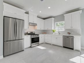 6705 Roanoke St, Houston TX 77028