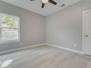 6705 Roanoke St, Houston TX 77028