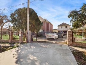 4206 Wiley Road, Houston TX 77093