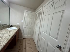 2255 Braeswood Park Drive 218, Houston TX 77030