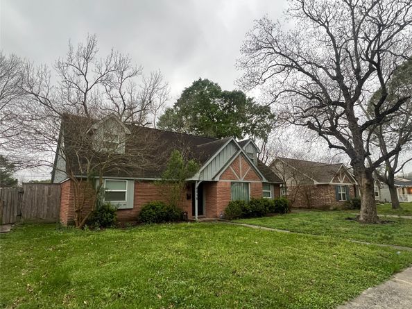 6015 Mcknight Street, Houston TX 77035