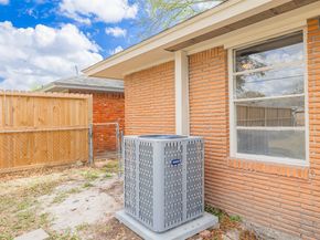 723 E Spreading Oak Drive, Houston TX 77076