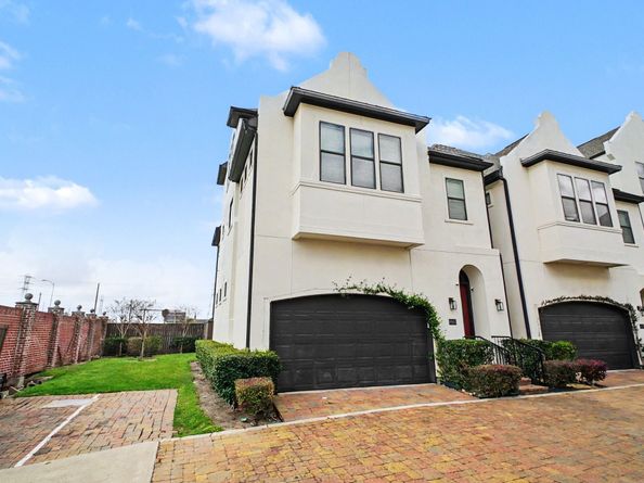 9948 Woodwind Lane N, Houston TX 77025