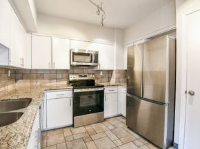 5001 Woodway Drive 1502, Houston TX 77056