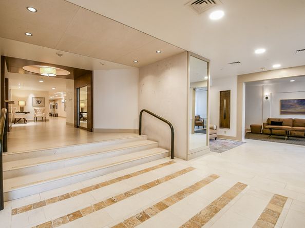 5001 Woodway Drive 1502, Houston TX 77056