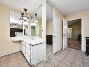 12026 Sela Ln, Houston TX 77072