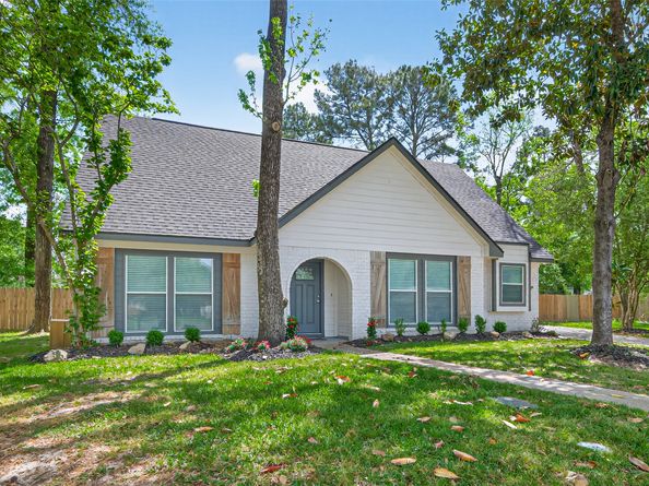 2127 Whispering Trails Circle, Kingwood TX 77339