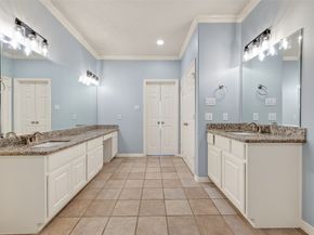 5835 Val Verde Street, Houston TX 77057