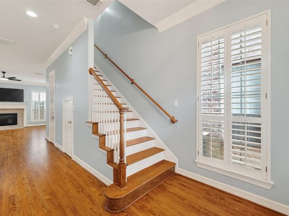 5835 Val Verde Street, Houston TX 77057