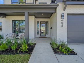 9537 Kerrwood Lane, Houston TX 77080