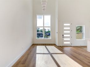 6710 Kassarine Pass A/B, Houston TX 77033