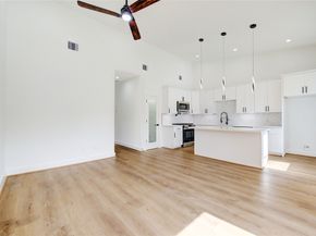 6710 Kassarine Pass A/B, Houston TX 77033