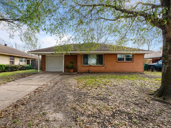 2423 Metz Street, Houston TX 77034