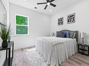 7210 England Street, Houston TX 77021