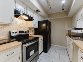 2818 S Bartell 34, Houston TX 77054