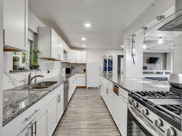 5739 Waterford Drive, Houston TX 77033