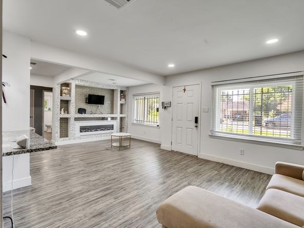 5739 Waterford Drive, Houston TX 77033