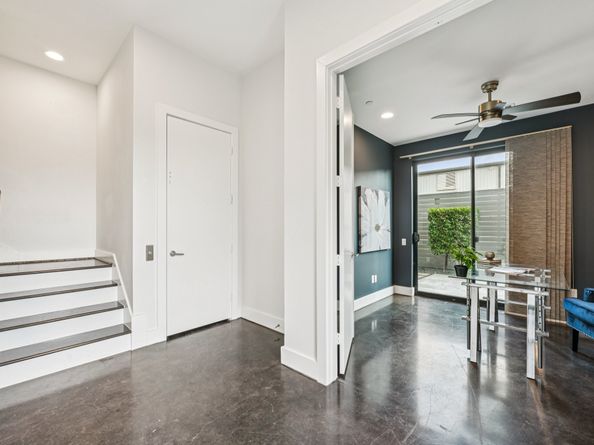 5929 E Post Oak Lane, Houston TX 77055