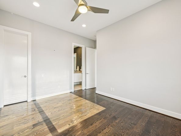 5929 E Post Oak Lane, Houston TX 77055