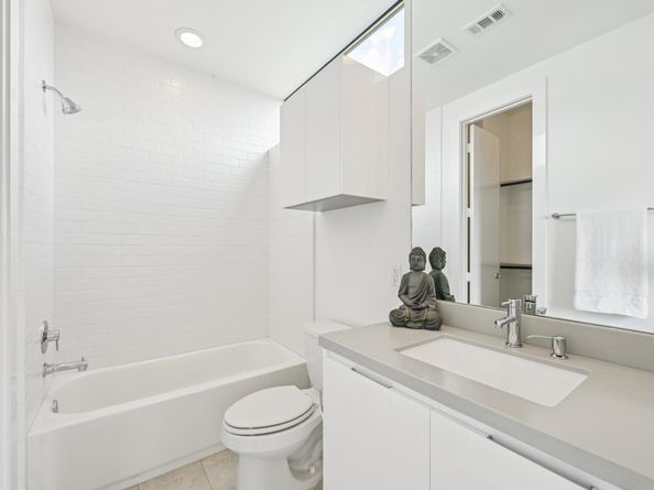 5929 E Post Oak Lane, Houston TX 77055