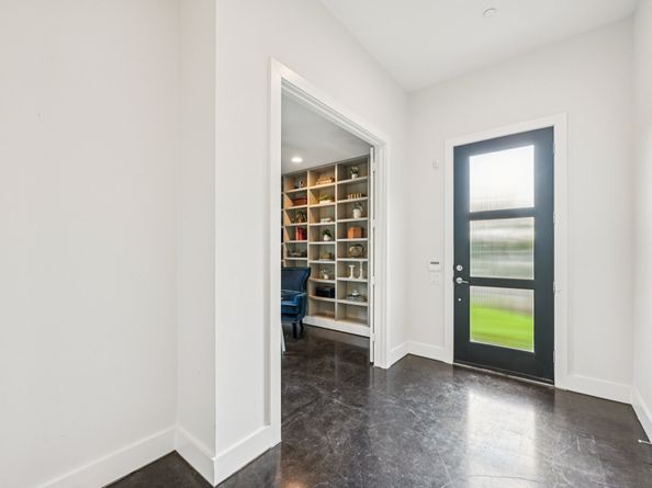 5929 E Post Oak Lane, Houston TX 77055