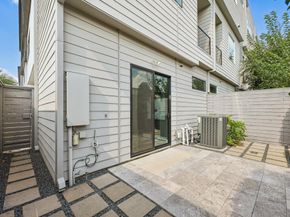 5929 E Post Oak Lane, Houston TX 77055
