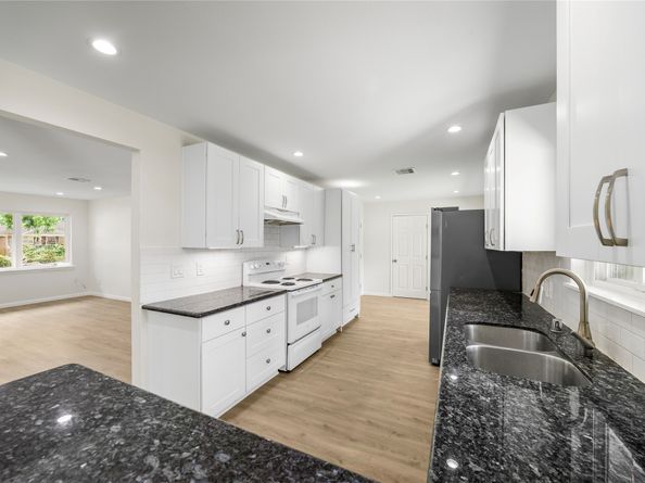 5502 Dawnridge Drive, Houston TX 77035