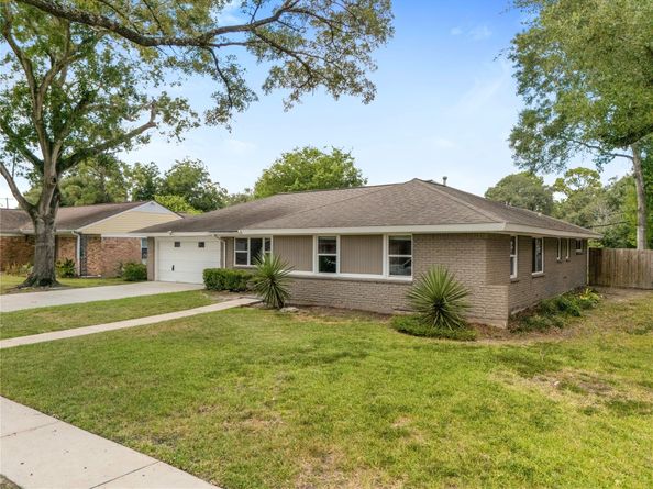 5502 Dawnridge Drive, Houston TX 77035