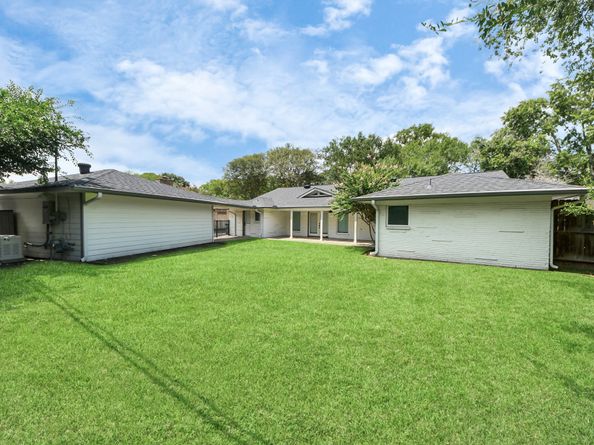 5623 Jackwood Street, Houston TX 77096