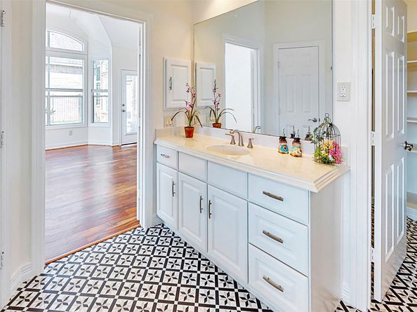 402 Bay Bridge Drive, Sugar Land TX 77478