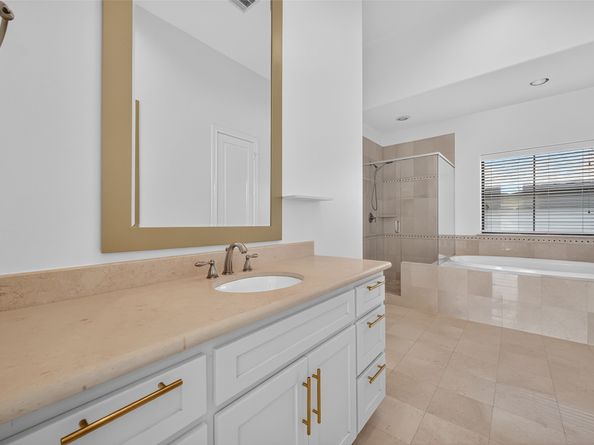 2506 Maxroy Street, Houston TX 77007