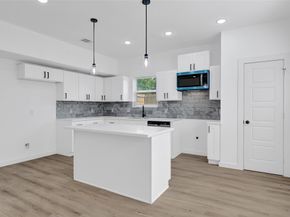 8023 Birmingham, Houston TX 77028